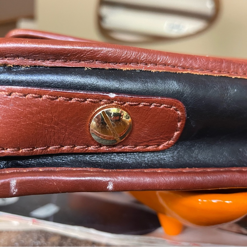 L.A.M.B clutch - Picture 5 of 8